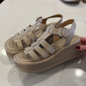 Crown Vintage Fisherman Sandals Size 8